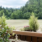 Apartments-rooms Kocijancic Casa de hóspedes 3*