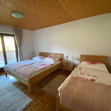 Guest house Apartments-rooms Kocijancic Bled