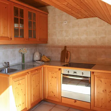 Hiša za goste Apartments-rooms Kocijancic 3*