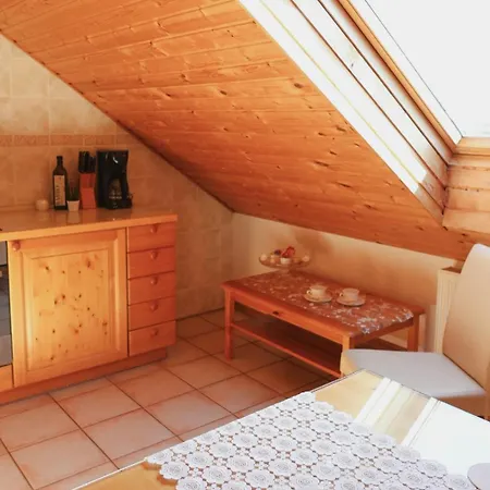 Guest house Apartments-rooms Kocijancic