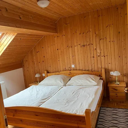 Guest house Apartments-rooms Kocijancic 3*