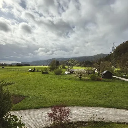 Hiša za goste Apartments-rooms Kocijancic