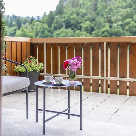 아파트먼트-룸스 코치얀치