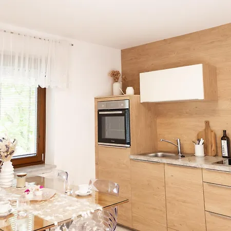 Apartments-rooms Kocijancic Pensionat 3*