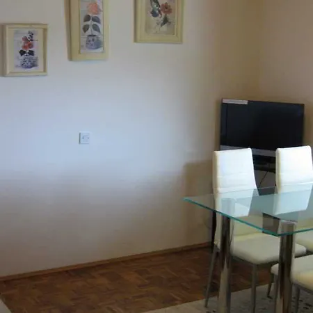Apartments-rooms Kocijancic Hiša za goste 3*