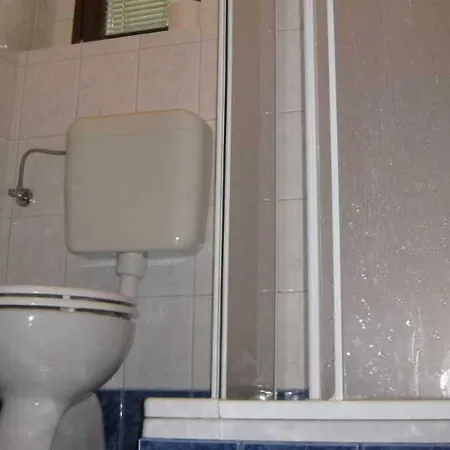 아파트먼트-룸스 코치얀치