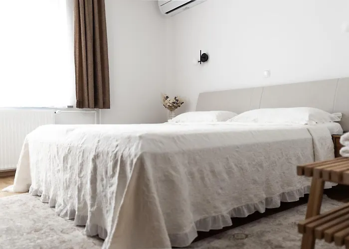 Πανσιόν Apartments-rooms Kocijancic 3*